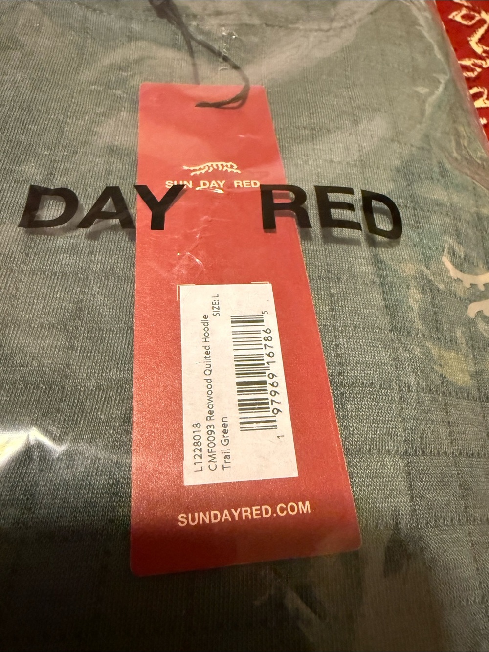 Sun Day Red Tiger Woods Men's Forest Green "Redwood" quilted Hoodie. Large. NWT - Picture 4 of 4